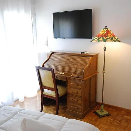 Lejlighed Lovely Boutique 2-bedroom Apartment. Olympia.