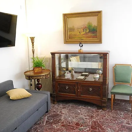 Lejlighed Lovely Boutique 2-bedroom Apartment. Olympia. *